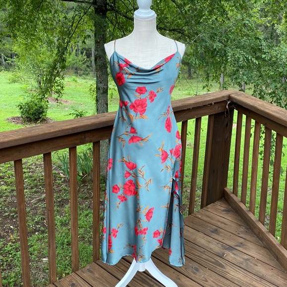 ASTR Gia midi floral slip dress - Picture 4 of 11